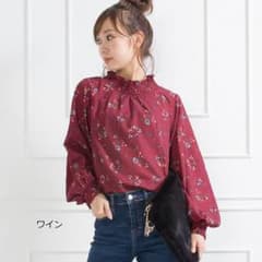 ハイネックブラウスです゜:。* ゜.のサムネイル