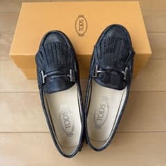 美品♡TOD'Sトッズ♡フリンジ付ゴンミーニ♡スネークプリント36.5 美品♡TOD'Sトッズ♡フリンジ付ゴンミーニ♡スネークプリント36.5