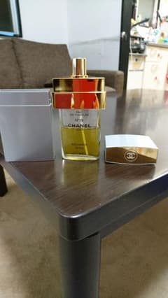 CHANEL 香水のサムネイル