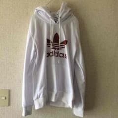 adidasパーカーのサムネイル