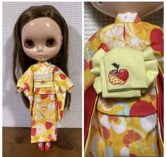 221 ブライス、リカちゃん用　フルーツ柄の着物　林檎の刺繍帯