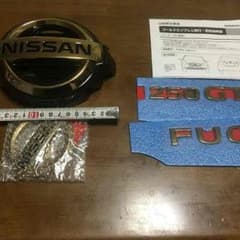 日産フーガY51車用 ゴールドエンブレムのサムネイル