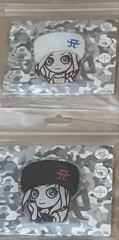 (新品未使用)浜崎あゆみ　カウコングッズ　スマホグリップ 白黒セット(バラ可)のサムネイル