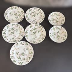 週末限定価格！WEDGWOOD Wild Strawberry 皿 7枚セット - メルカリ