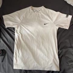 Nike DRI-FIT ホワイト Tシャツのサムネイル