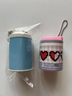 ガチャガチャ　コイン　キーホルダー2点