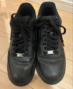 NIKE AIR FORCE 1 ブラック スニーカーのサムネイル