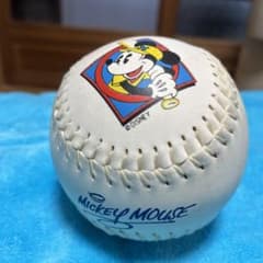 Disneyキャラクター　サイン入りボールのサムネイル