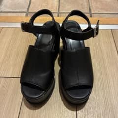 MURUA ムルーア　厚底サンダル ブラックのサムネイル