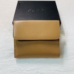 極美品　希少　GUCCI グッチ　二つ折り　財布　ベージュ　箱付き　付属品 極美品 希少 GUCCI グッチ 二つ折り 財布 ベージュ 箱付き 付属品