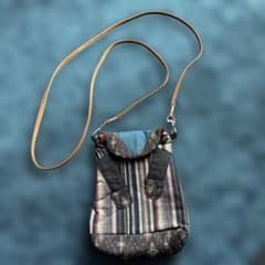 ストライプ柄 スマホショルダーバッグのサムネイル