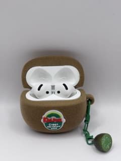 AirPods 4 保護ケース キウイデザイン もこもこ カラビナ付き 新品のサムネイル