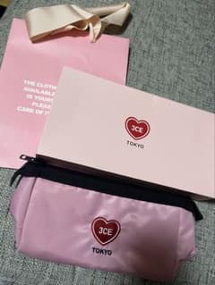 原宿店OPEN限定品 3CE ピンク ハートロゴ ポーチのサムネイル