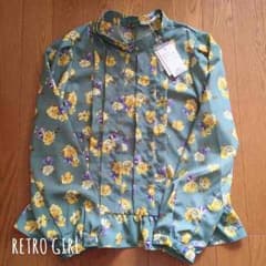 【まゆ様 専用】RETRO GIRL❃花柄ブラウスのサムネイル