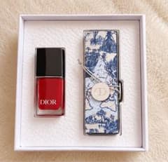 Dior ディオール ノベルティ リップ、ネイル セット 新品未使用　箱付きのサムネイル