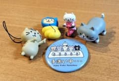 Fuku Fuku Nyanko カプセルトイ＋缶バッジの5個セットのサムネイル
