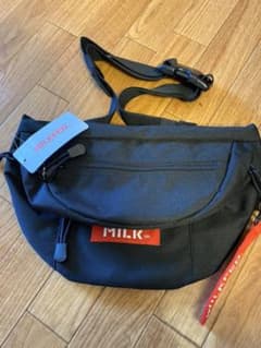 ☆キナリ様専用　☆ミルクフェド MINI FANNY PACK LOGO TAGのサムネイル