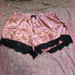サテン ショートパンツ ピンク レース ルームウェアのサムネイル