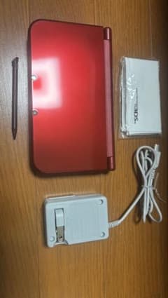 new Nintendo 3DS レッド 充電器付きのサムネイル