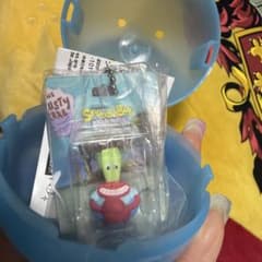 スポンジボブ ミニチュアパッケージチャーム カーニ ガチャのサムネイル