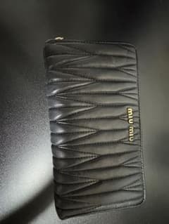 MIU MIU キルティング長財布 ブラック miu miu ブラック キルティング 長財布 - メルカリ