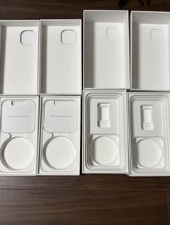 iPhone 15と11 の空箱です。付属品は何もありませんのでご注意ください。のサムネイル
