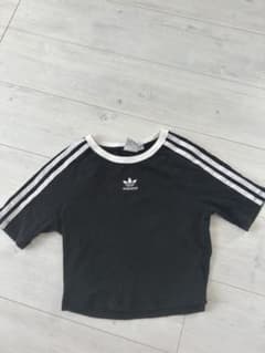 adidas アディダス クロップドTシャツ Sのサムネイル