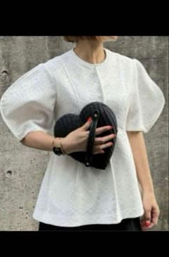 シーニュ cygneホワイト パフスリーブ ペプラムジャガード