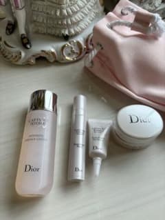 【wanpakuプロフお読みください様・専用】Dior ポーチセットのサムネイル