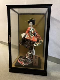 日本人形 舞扇 ガラスケース付き 昭和アンティーク雑貨インテリア 芸子 日本舞踊 日本人形 舞扇 昭和56年位 レトロ 木札＆ガラスケース付き - メルカリ