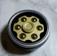 リボルバー ハンドスピナー 銃弾 ストレス解消のサムネイル
