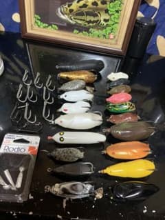 雷魚フロッグ20個　フック、シンカーセットのサムネイル