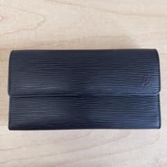ルイヴィトン エピ 黒 三つ折り財布 - メルカリ