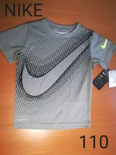 新品☆NIKE　ドライフィットTシャツ　110 ☆のサムネイル
