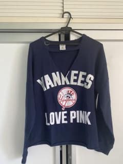 mi様Victoria's Secret PINK  Yankeesスウェットのサムネイル