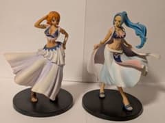最終値下げ　ワンピース ナミ ロビン フィギュア2体セットのサムネイル