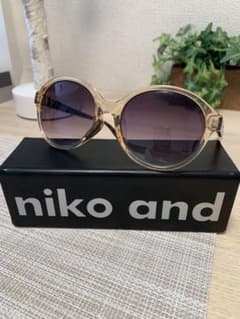 niko and...  サングラスのサムネイル