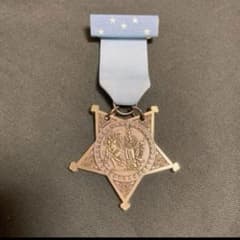 アメリカ軍　勲章　アメリカ　最高位勲章　海軍名誉勲章　レア メルカリ