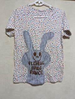 ウサギが可愛いTシャツのサムネイル