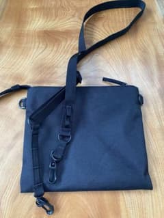 無印良品　サコッシュ　黒のサムネイル