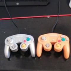 ゲームキューブコントローラーのサムネイル