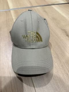 THE NORTH FACE ベージュキャップのサムネイル