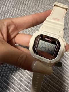 クリスマスセール！☆CASIO G-SHOCK ホワイト デジタル腕時計 - メルカリ