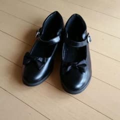 ママさん専用 １回使用  フォーマル靴 22cm 結婚式のサムネイル