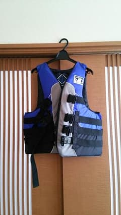 ライフジャケットのサムネイル