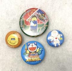 ドラえもん・セサミ・他2点　缶バッジ 4種セット♪のサムネイル