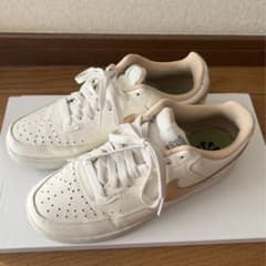 NIKE スニーカーのサムネイル