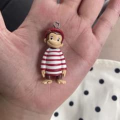 おさるのジョージ ウォーリーを探せ コラボ チャームのサムネイル
