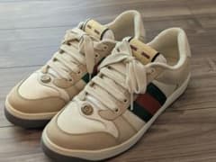 GUCCI ベージュ ストライプ スニーカー - メルカリ