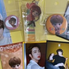 BTS TinyTAN JIN 진 아크릴 키 체인 & 캔 배지 & 사진 포함